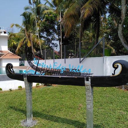 Water's Edge Villas Alappuzha Exteriör bild