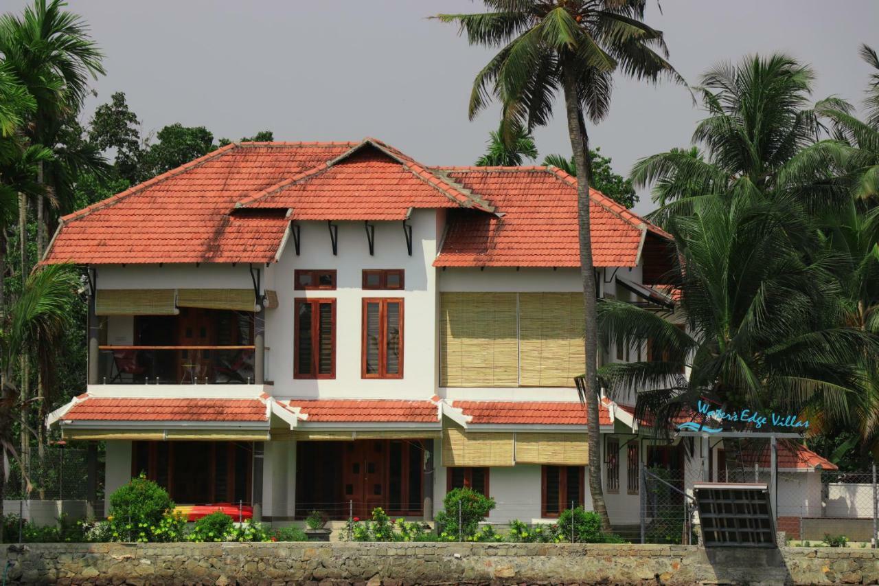 Water's Edge Villas Alappuzha Exteriör bild