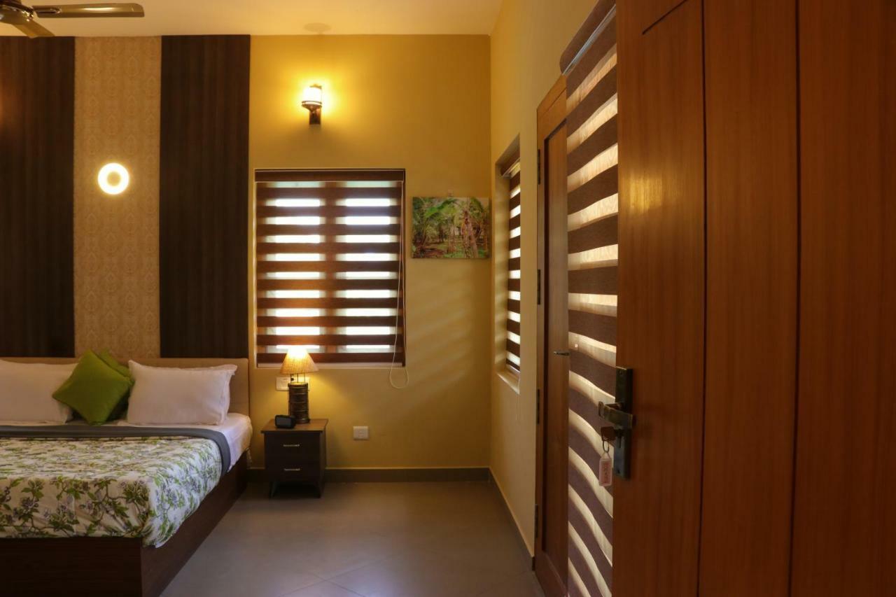 Water's Edge Villas Alappuzha Exteriör bild
