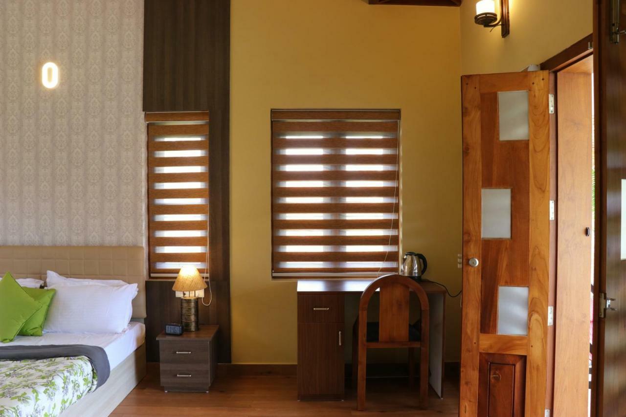 Water's Edge Villas Alappuzha Exteriör bild